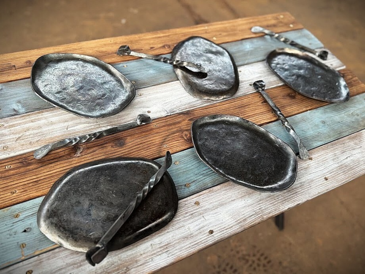 (限定)軽めのかじやの鍛造プレート with ハンドル