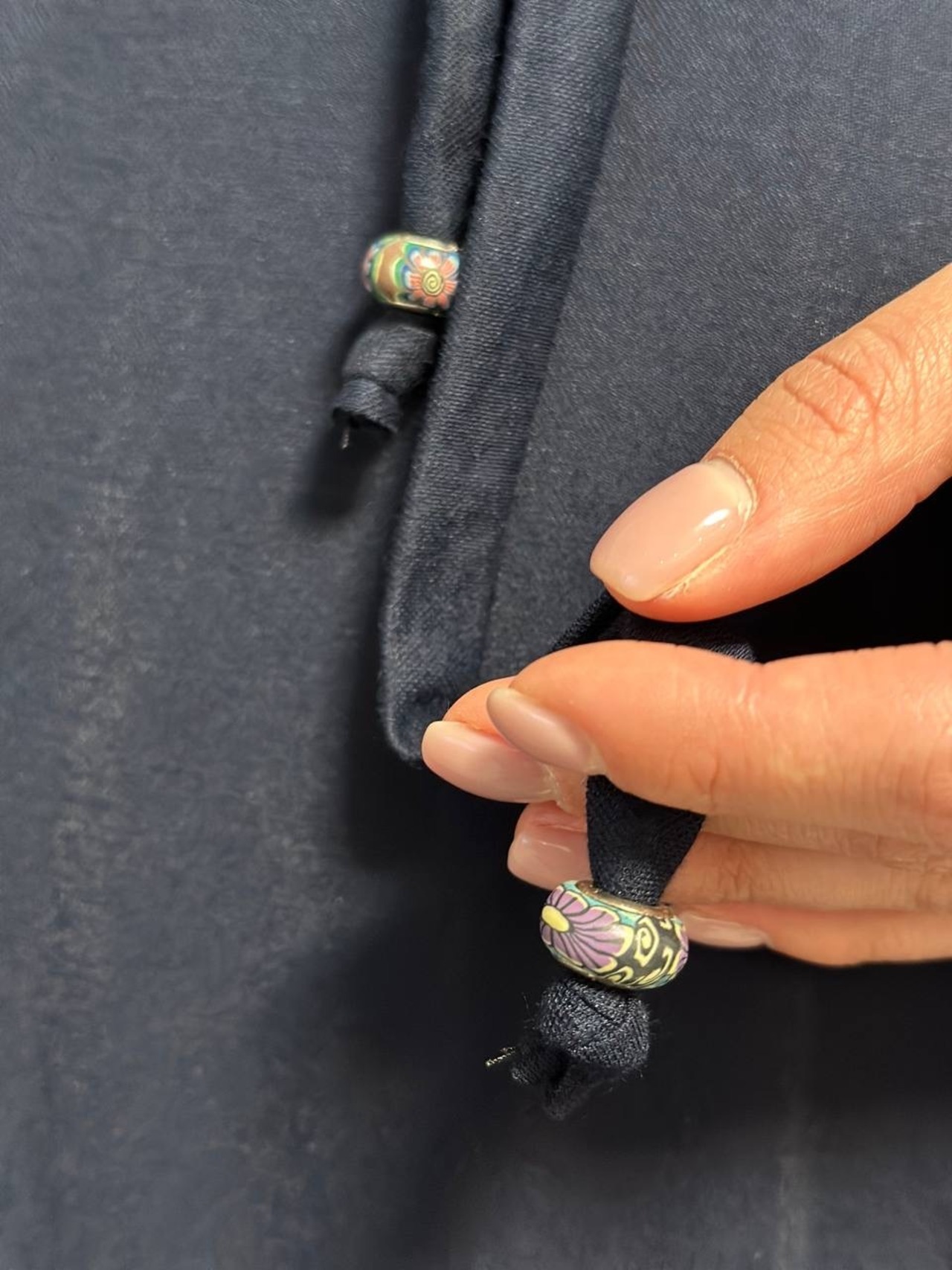 ウクライナ刺繍ドレス（ヴィーシフカ手刺繍）手縫い　ウクライナ製 - 11