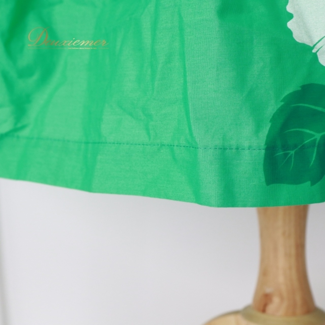 フラダンス 衣装 パウスカート グリーン系 フラ＆タヒチ 日本製 ハイビスカス柄 Hula＆Tahiti ハワイアンプリント アロハ フラ ダンス レッスン 練習 シングル スカート フレア 軽やか 華やか 鮮やか かわいい おしゃれ ホワイト系 オレンジ系 イエロー系 フラダンス衣装 ハワイ カジュアル ダンスウエア かわいいスカート リゾートスタイル