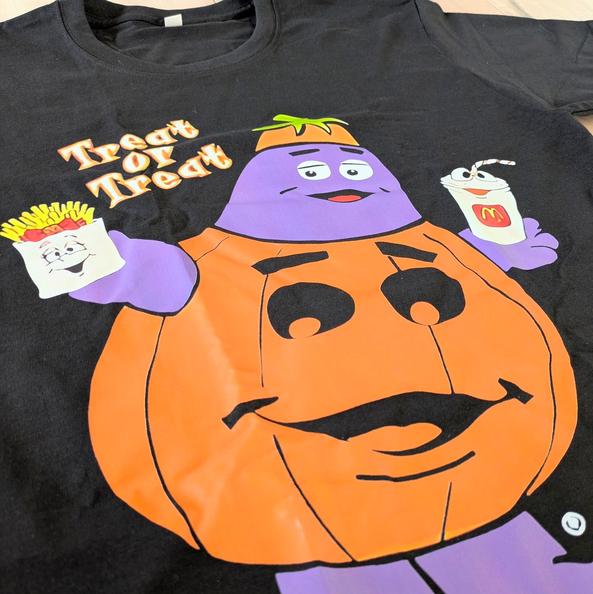 【 McDonald's ( マクドナルド ) 】the Grimace ( グリマス ) 『Treat or Treat』Tシャツ / ハロウィン〚アメリカン雑貨 アメトイ〛