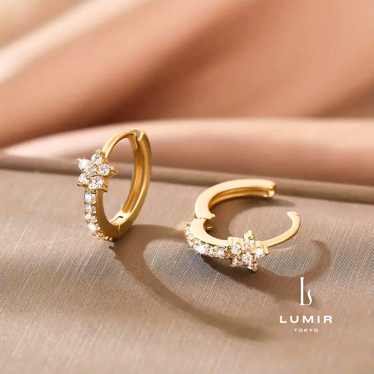 フローラルスパークルフープピアス