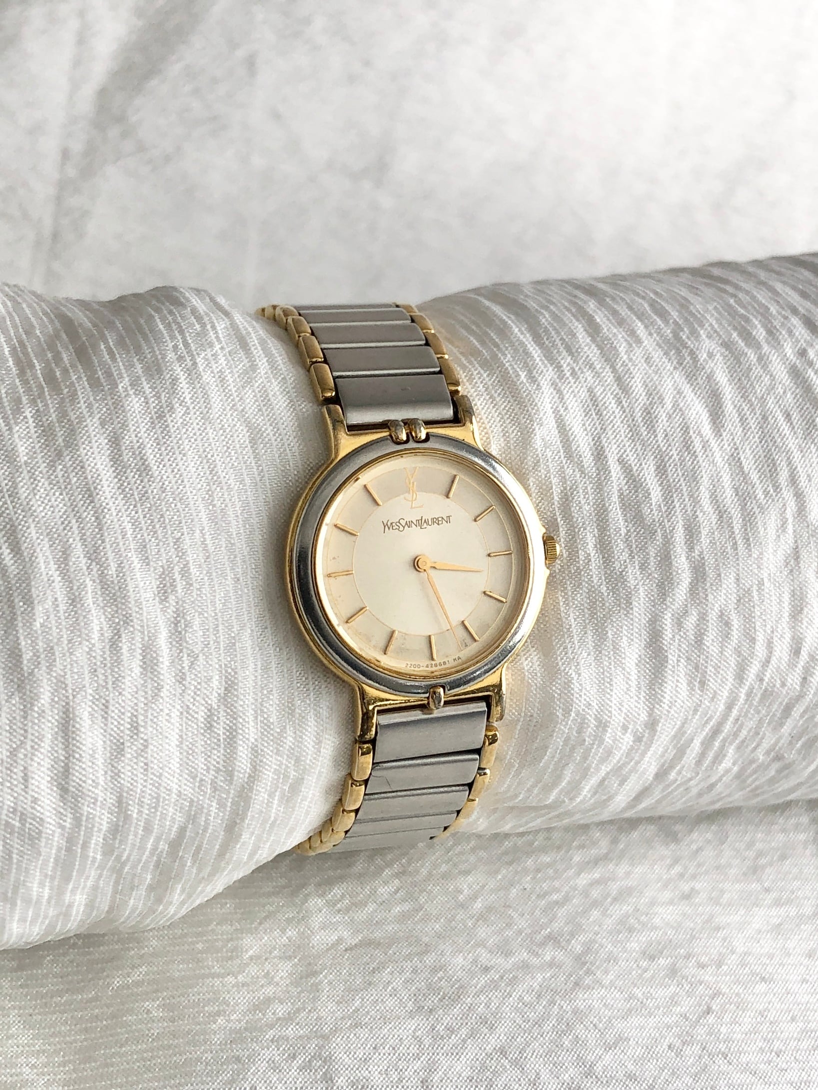 Yves Saint Laurent イヴ・サンローラン 腕時計 シルバー クウォーツ 2200-22841 YO vintage ヴィンテージ オールド p5bvh6