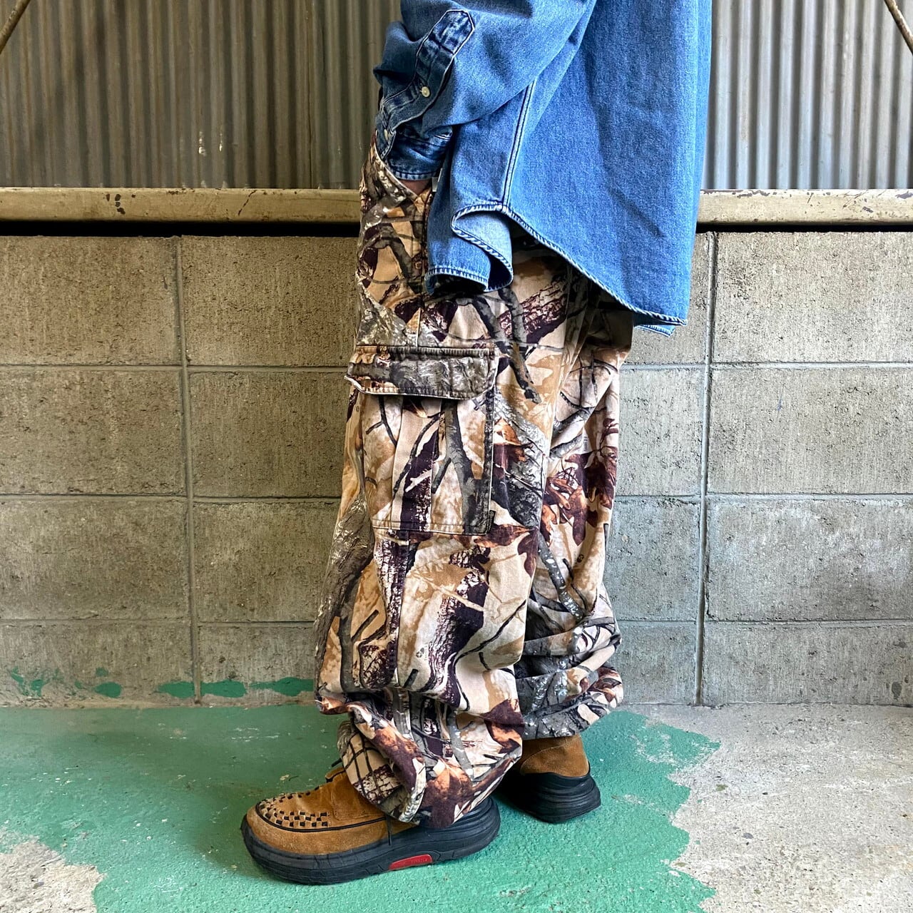 M655 【carhartt】総柄パンツ【XL】リアルツリー