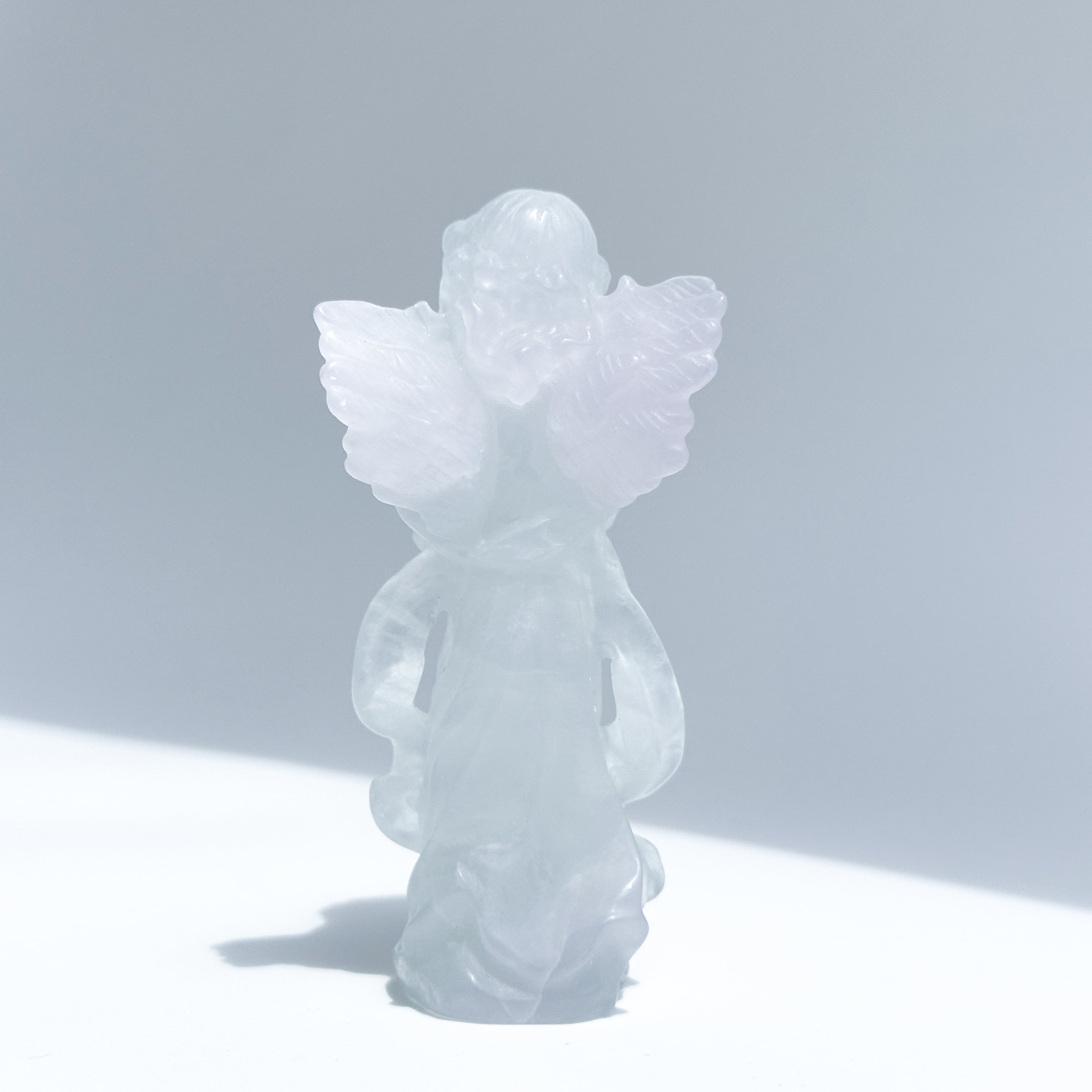 天然石天然フローライト エンジェル 彫刻置物｜癒し・守護・幻想カラー天然石 マルチカラー フローライト エンジェル 彫刻置物 1個売り 高さ約6.5cm
