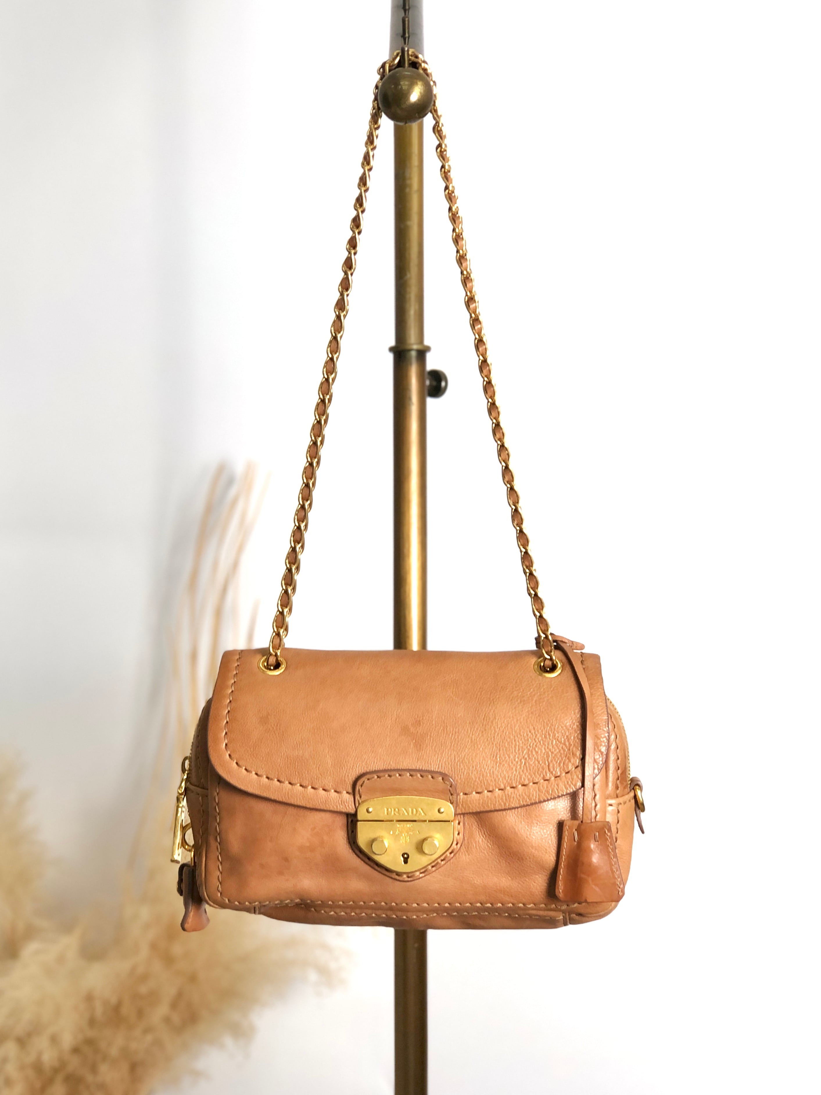 PRADA プラダ ショルダーバッグ ブラウン フロントロック レザー チェーン vintage ヴィンテージ オールド gkm4zp