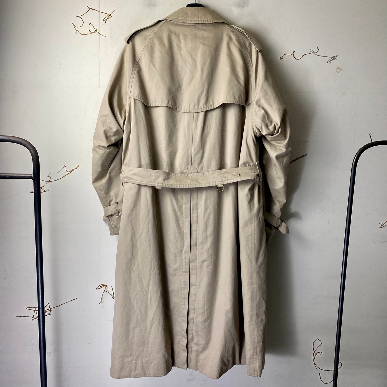 vintage BURBERRYS one-panel-sleeve trench coat “TRENCH 21”