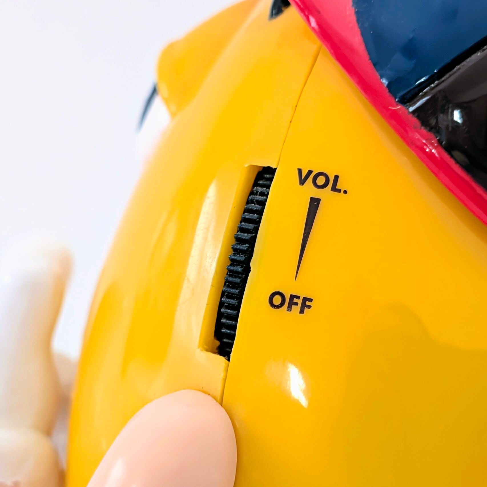 ⚡️SPECIAL LIMITED⚡️☆ DEADSTOCK / VINTAGE early 90'☆【 m&m's ( エムアンドエムズ ) 】Yellow Character Radio with HEADPHONES / イエローキャラクターラジオ / ポータブルラジオ 〚アメリカン雑貨 アメトイ〛