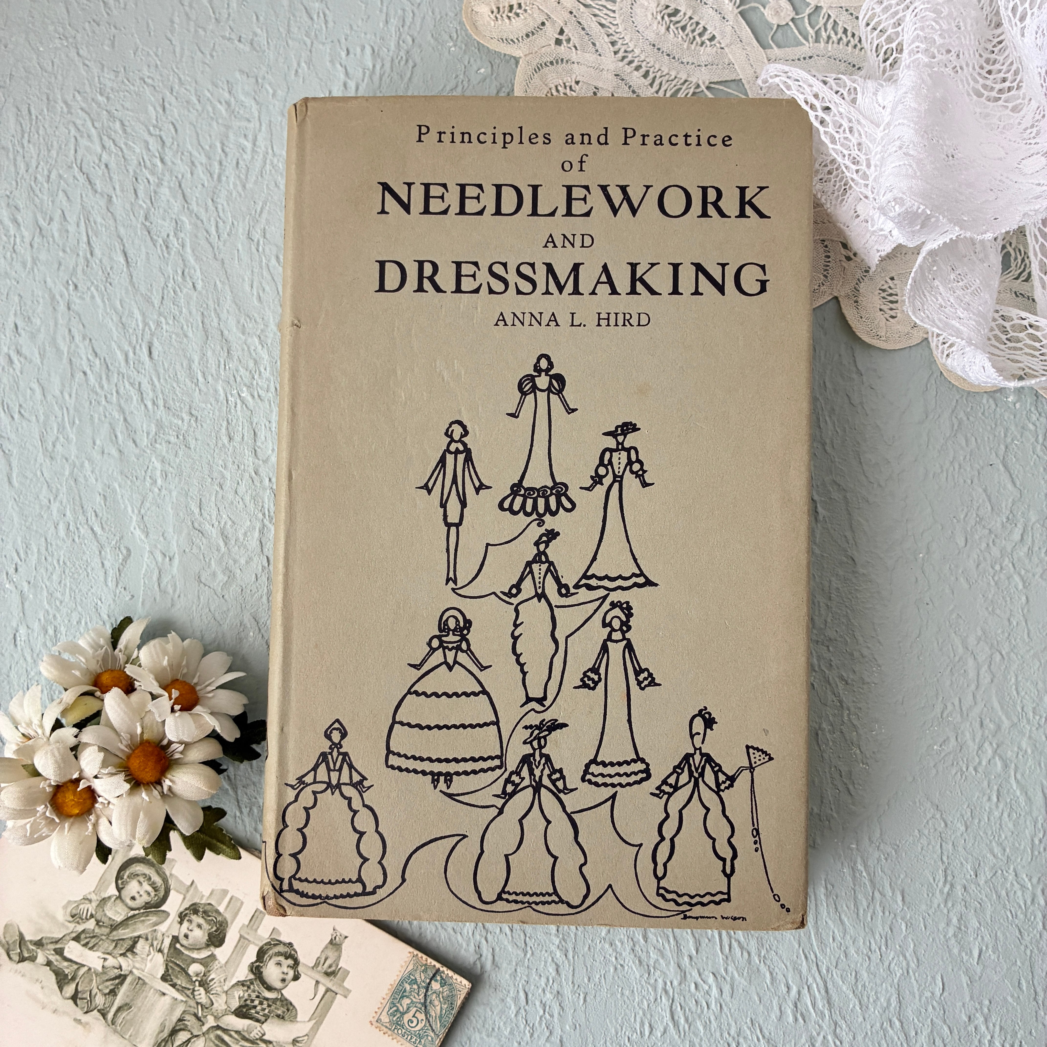 英国ヴィンテージ洋裁書『Needlework and Dressmaking』