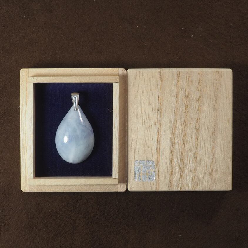 糸魚川 ラベンダー翡翠 しずくペンダントトップ 6.0g Itoigawa