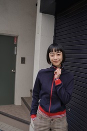 TOMMY HILFIGER ネイビージップアップパーカー