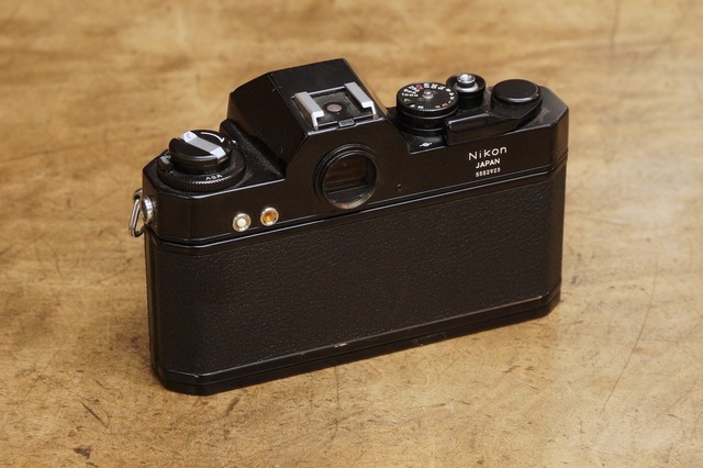 2515 Nikon Nikomat EL ボディ単体 一眼レフ フィルムカメラ 中古 電池 