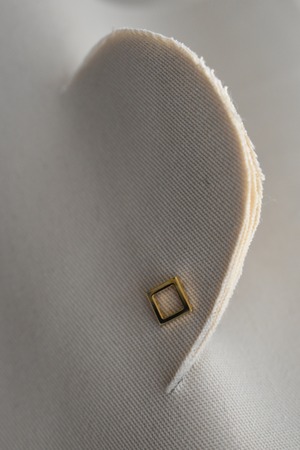 katachi / stud pierce / square frame