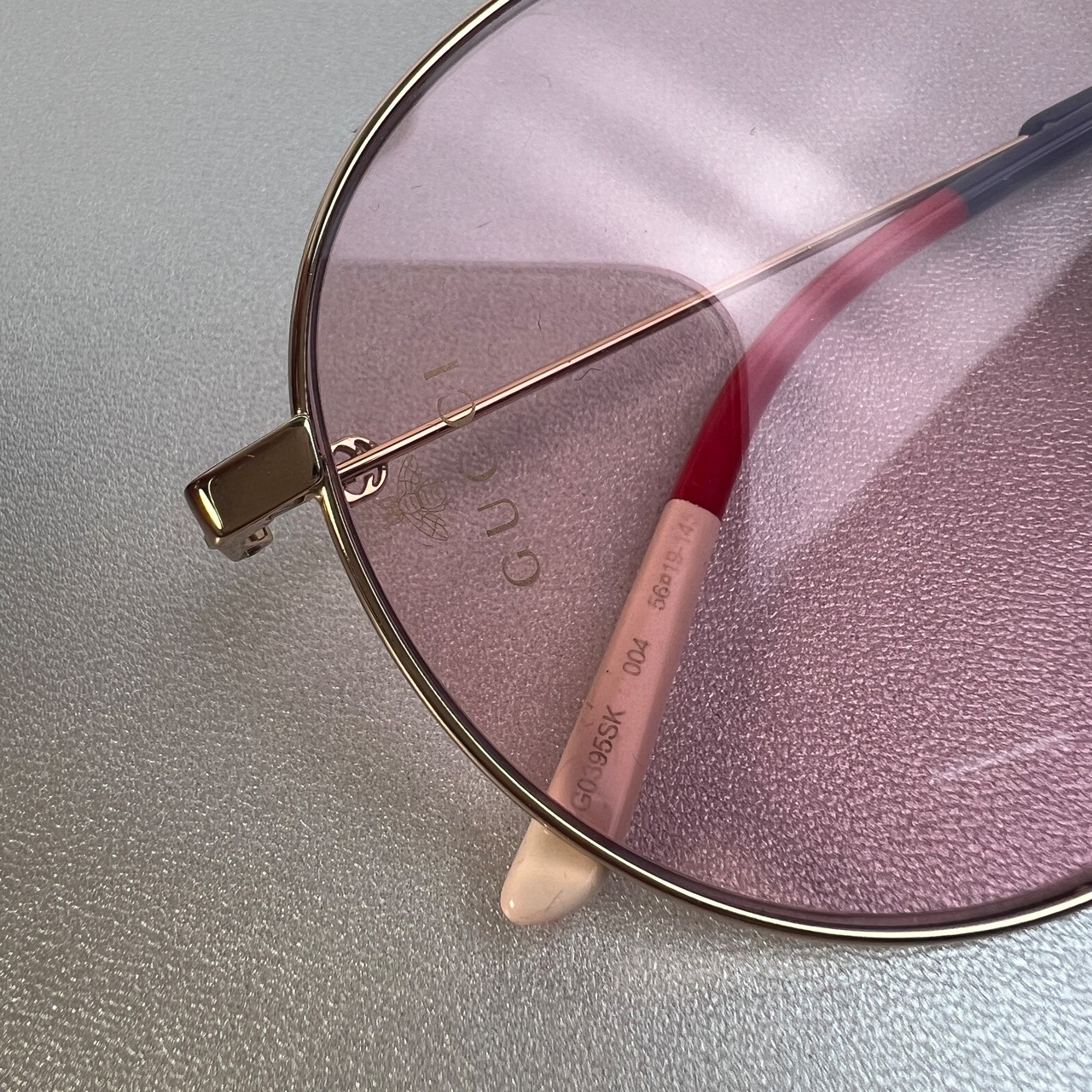 【最終処分SALE】GUCCI グッチ  GG0395SK ゴールド×トリコロール サングラス レッド A-8864