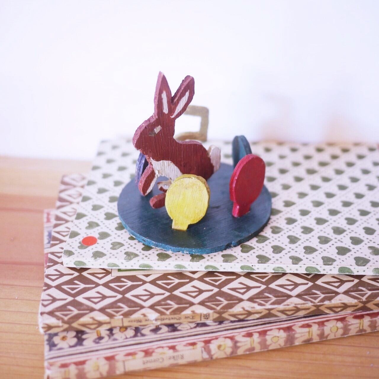 板絵飾り イースター 風船とうさぎ ドイツ Marchen-Holzbild