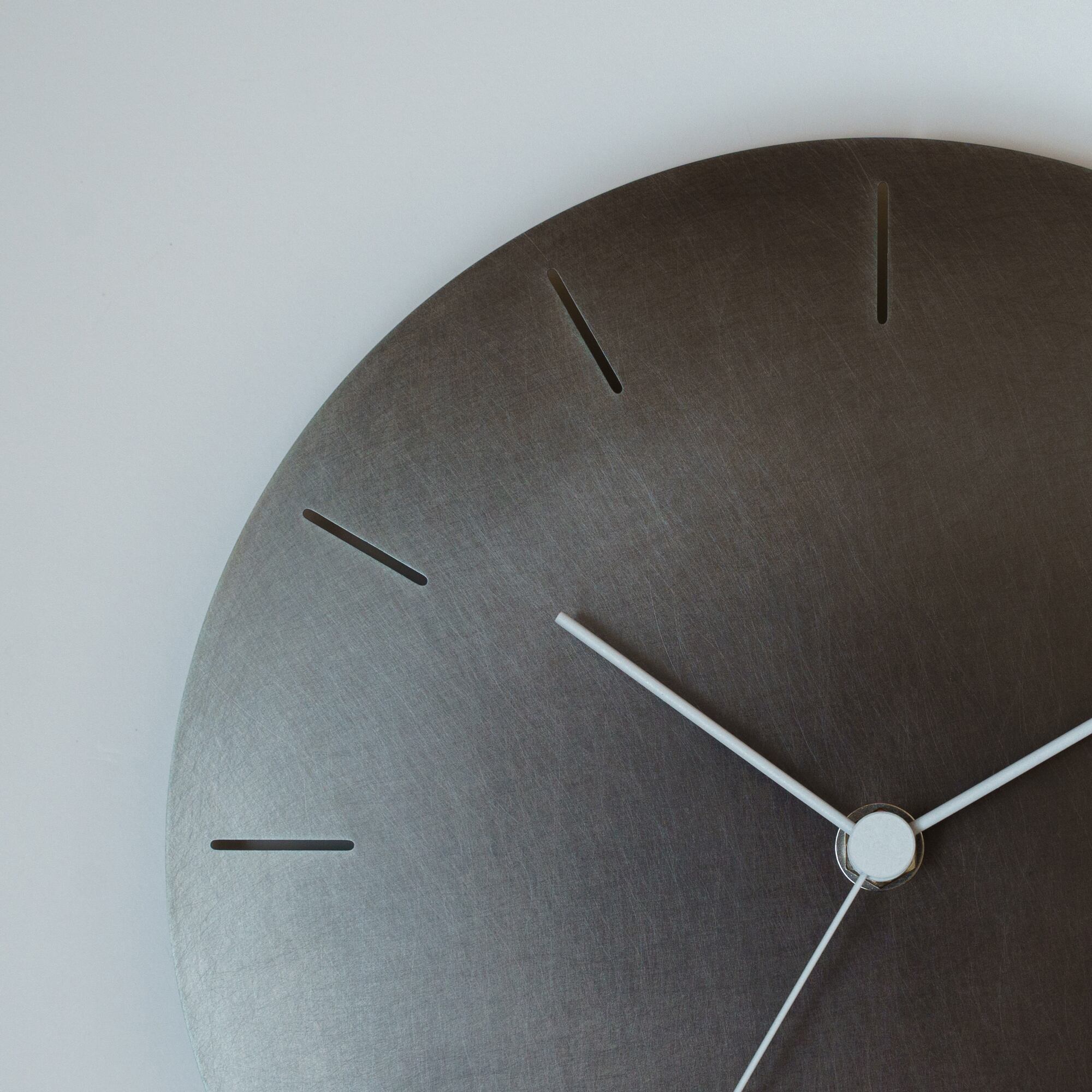 廃盤品】壁掛け時計 ＜タイプ2-220＞ しるし入り / 真鍮黒染め minimal