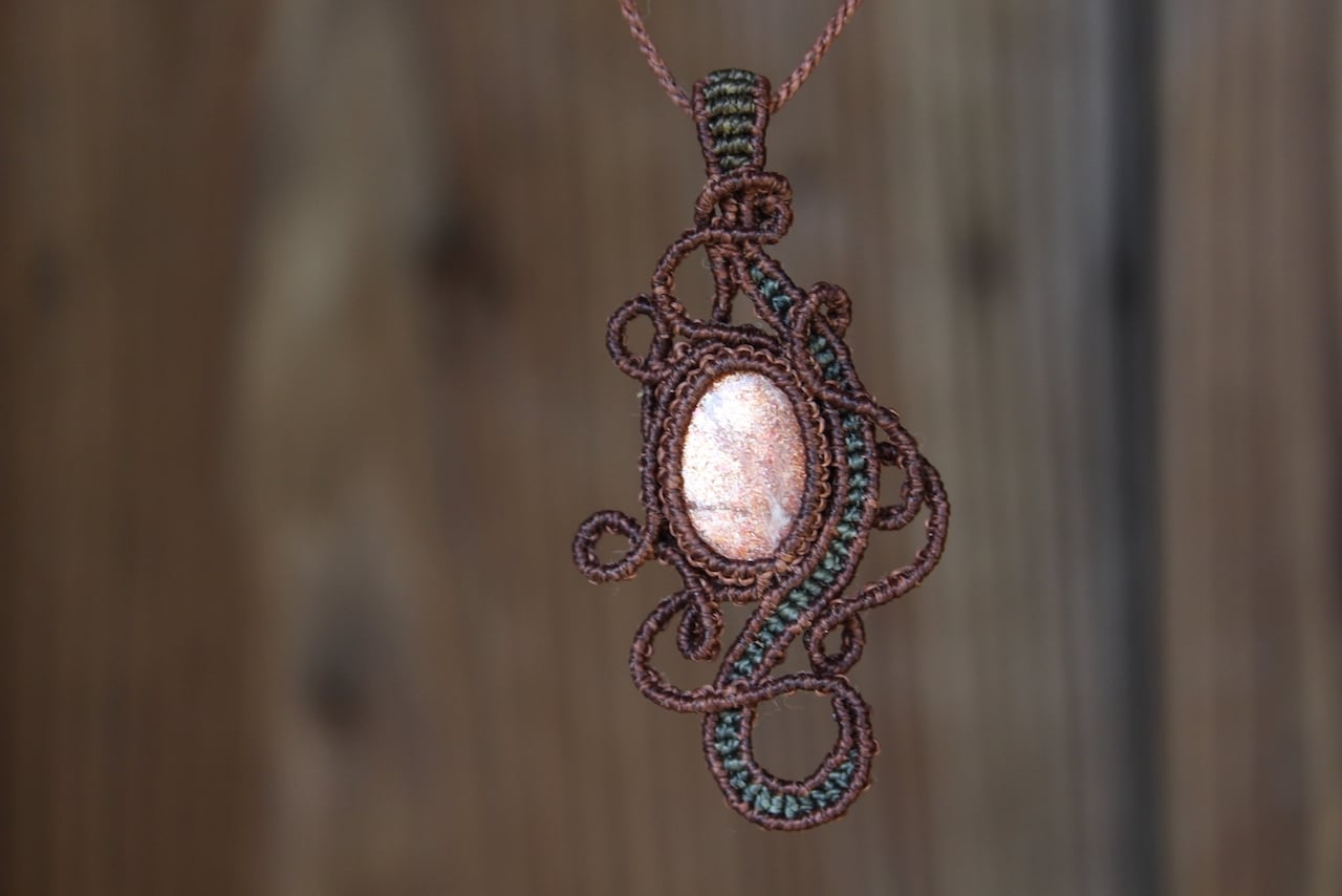 Sunstone micro macrame pendant