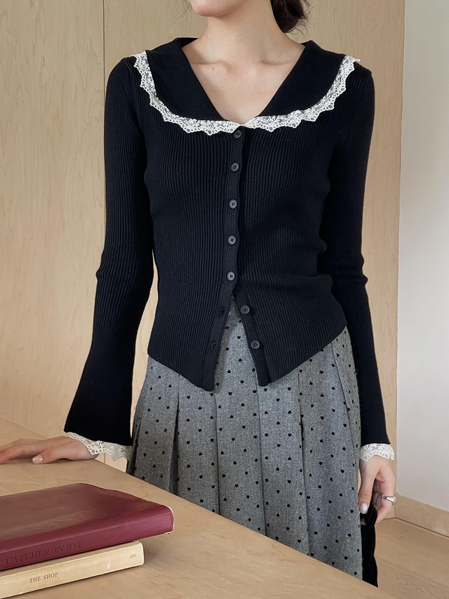 Scalloped Ribbed Knit