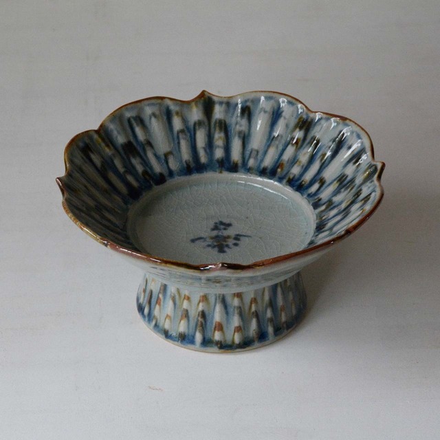 陶房 遊 輪花足付鉢(大) 錆青（034）