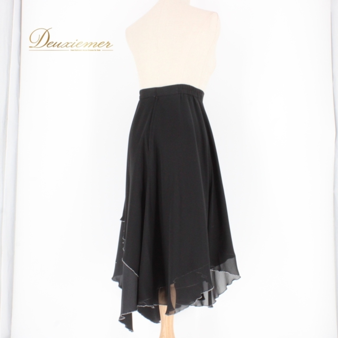 社交ダンス 衣装 スタンダード スカート レッスンウェア 黒 ブラック系 PAPILLON パピヨン フォーマル シルバー系 練習着 無地 上品 シンプルデザイン アーバンブラック ラインストーン 伸縮性 ポリエステル製 総丈約80cm ウエスト約29.5cm ファスナー仕様 レディース ダンス用衣装 祭り イベント衣装 スタイリッシュ スカートファッション