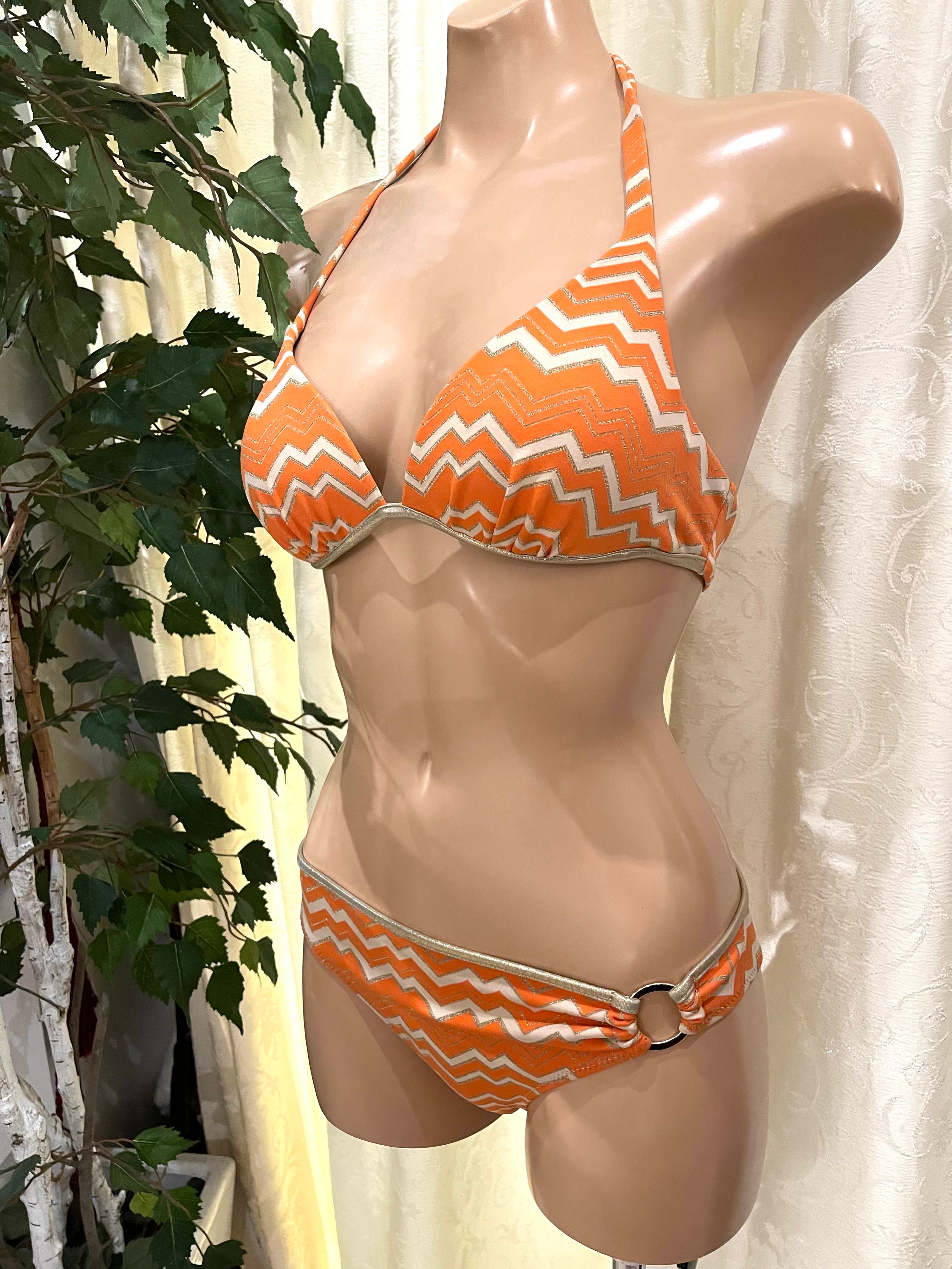 TWIN SET U&B <ツインセット >Beach collection ゴールデンシェヴロン パット入り三角ビキニセット