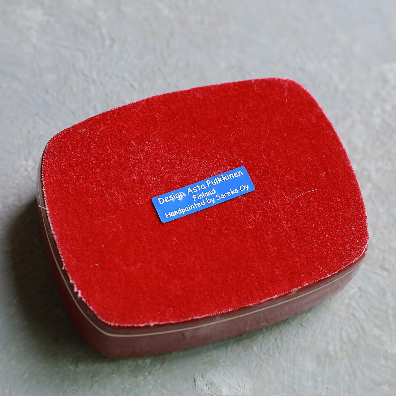 フィンランドから届いた、かわいいイラストの木箱 | 木と、輝と