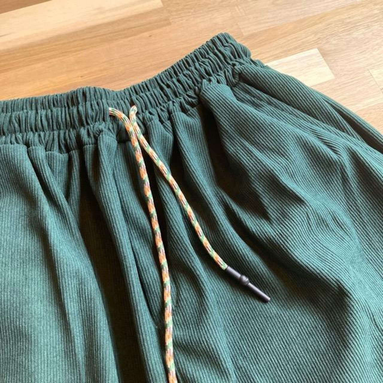 Topanga Men's コーデュロイパラコードショートパンツ ダークグリーン