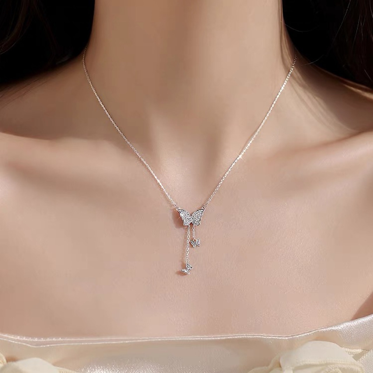 ネックレス おしゃれ トリプル 蝶々 ペンダント