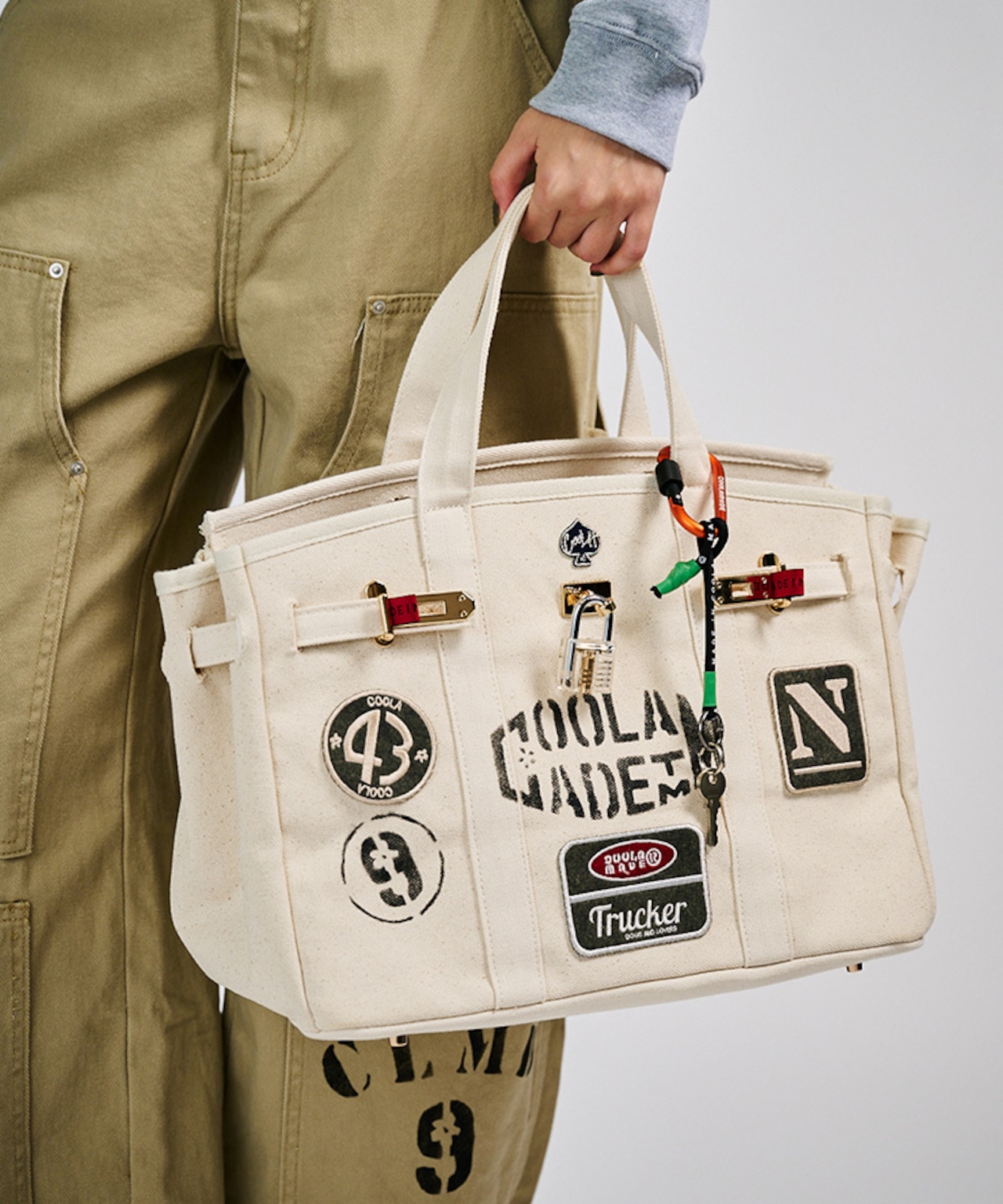 -数量限定-【直営限定ITEM】TYPE-C バイカラーワッペンターンロックハンドバッグ CQ-49510H