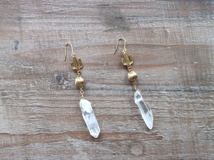 Cactus × gold beads × crystal earrings