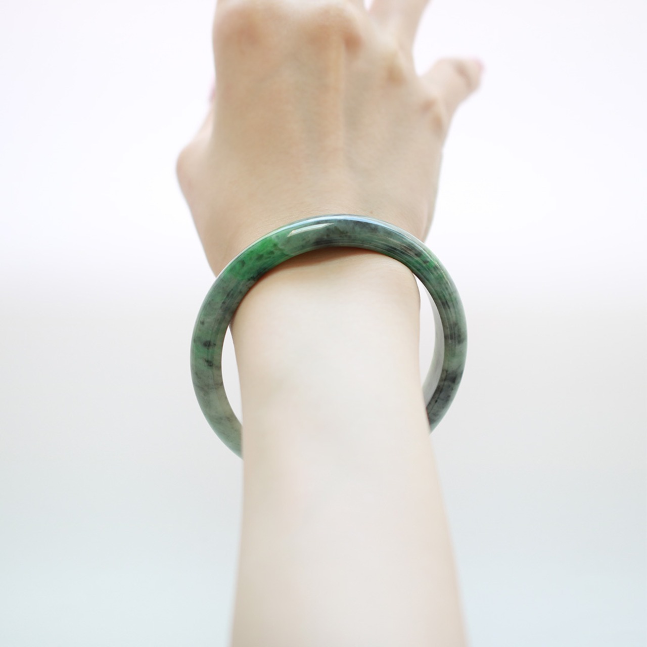 【内径 約60mm】 komaru green 翡翠バングル A貨翡翠 jd_bg1547