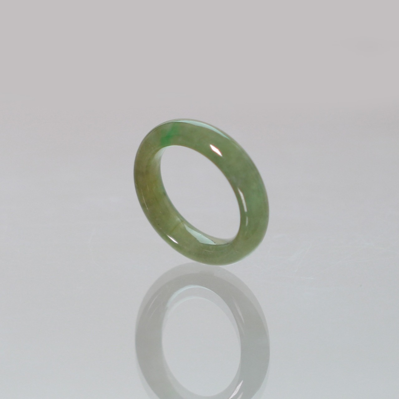 【16号】 とろけるような艶が美しい 翡翠くり抜き甲丸リング A貨翡翠 jd_rg2447