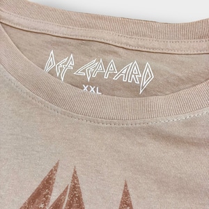 【DE LEPPARD】デフレパード ロゴ アニマルプリント バンドTシャツ バンt 豹 公式 オフィシャル XXL ビッグシルエット ベージュ 半袖 夏物 US古着