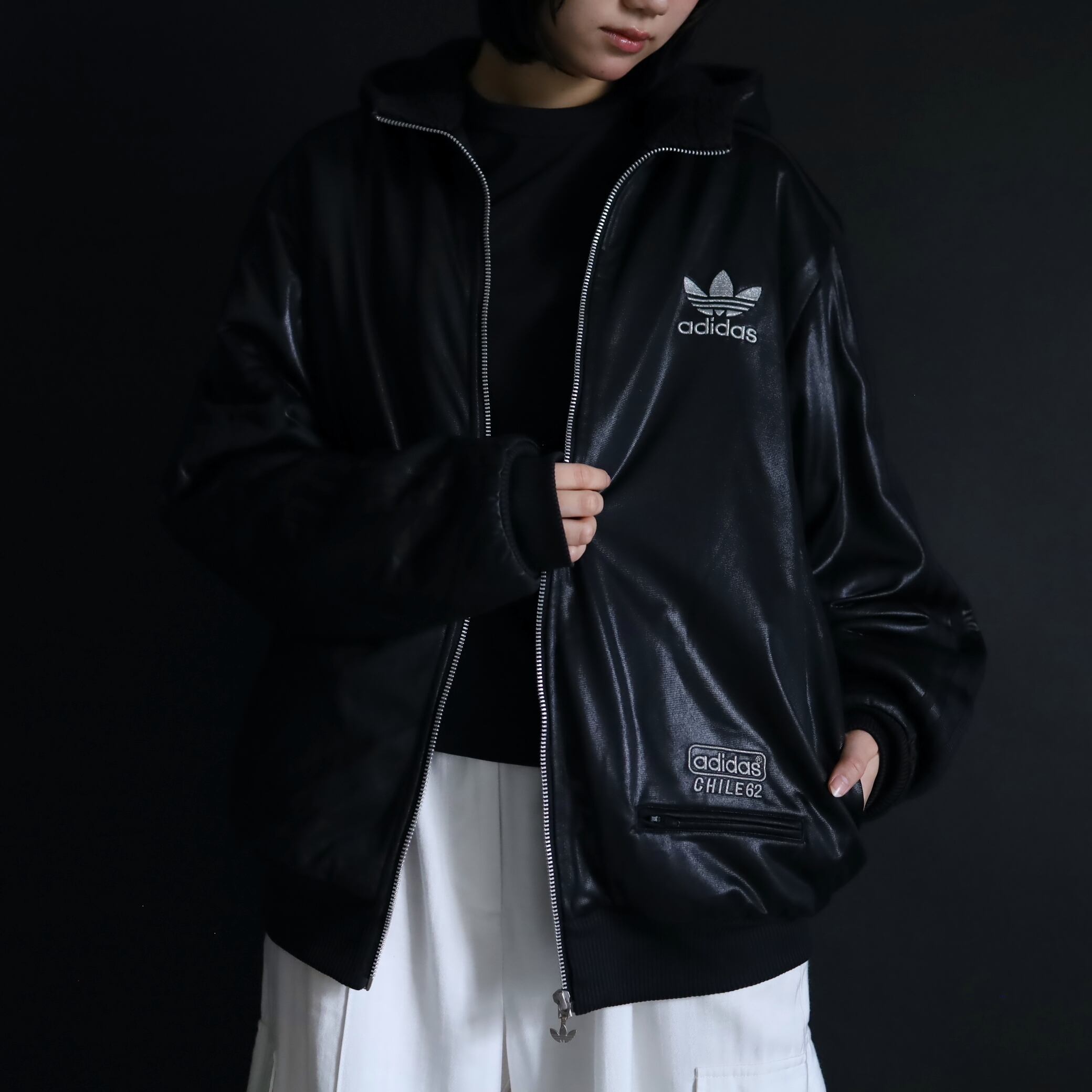 欧州限定 adidas CHILE62 トラックジャケット黒 Mサイズ adidas アディダス CHILE62 ジャージ/トラックジャケット 黒 黄色