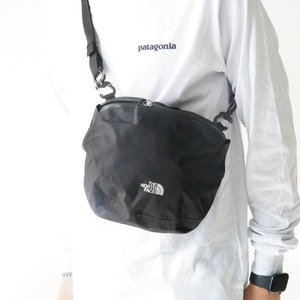 THE NORTH FACE ザ・ノース・フェイス ウォータープルーフショルダーポケット NM92400 防水 ショルダーバッグ 2.5L ブラック