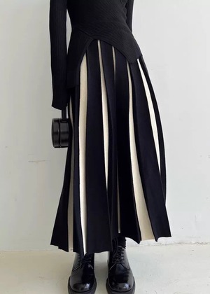 pleated long skirt
