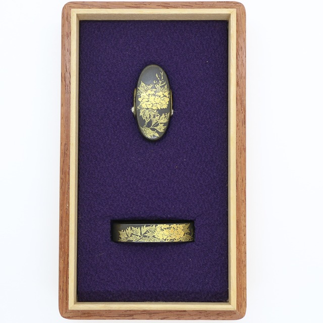 縁頭　牡丹図　無銘水戸