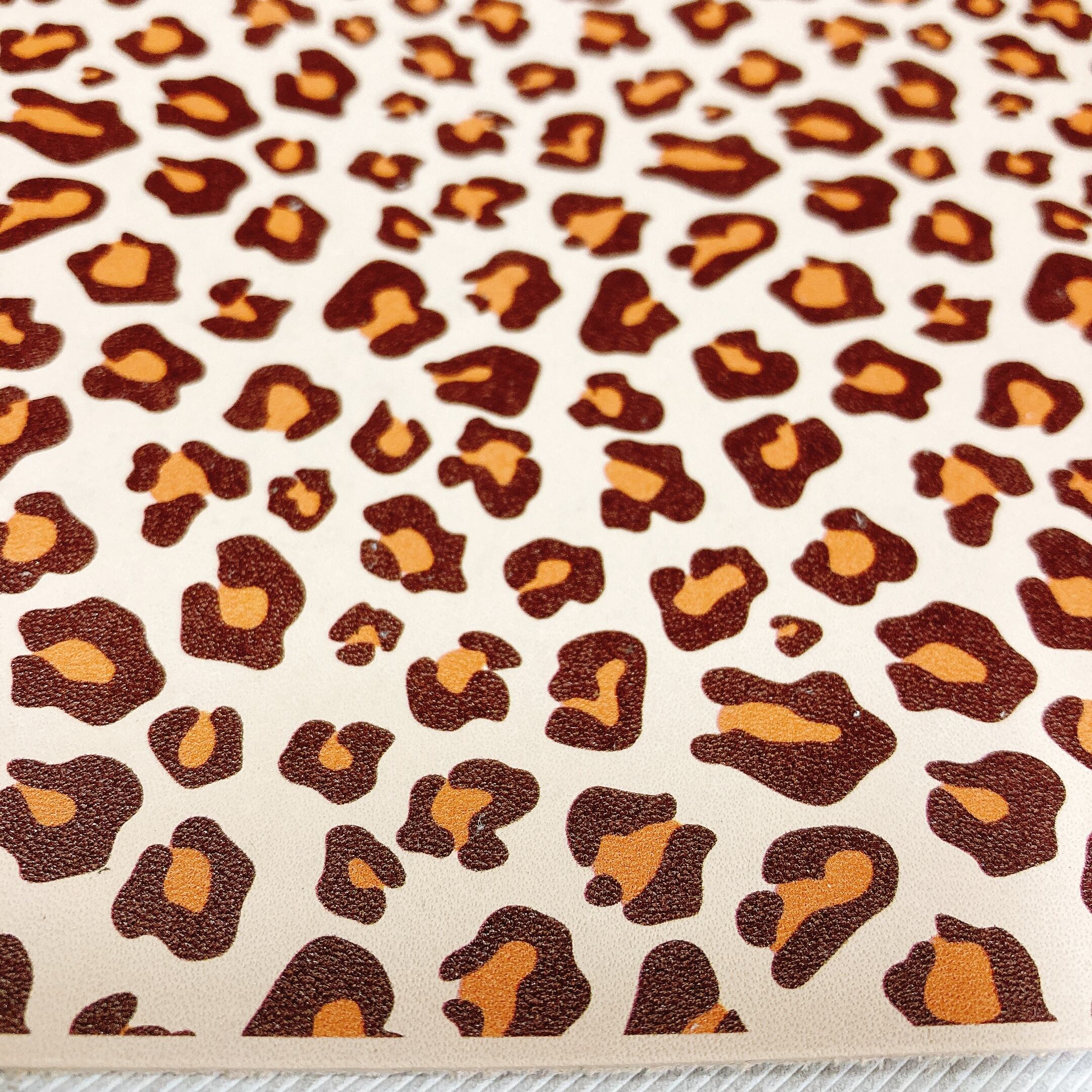 カラフルなヒョウ柄 [A4+1cm][あんぷりレザー] AP37 | and leather