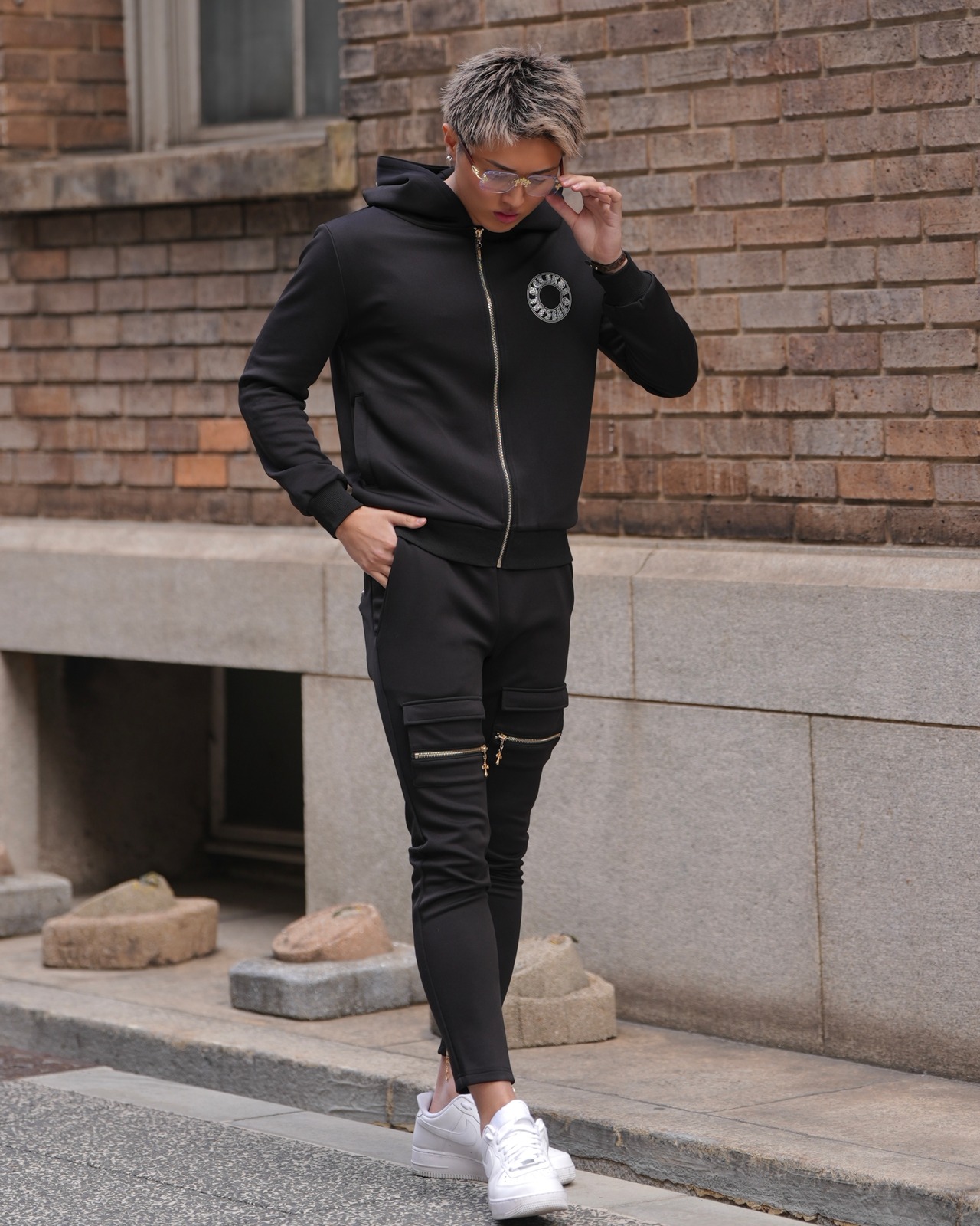 BELINDA CROSS CHARM FLAP SKINNY PANTS BLACK×GOLD【BB25036】