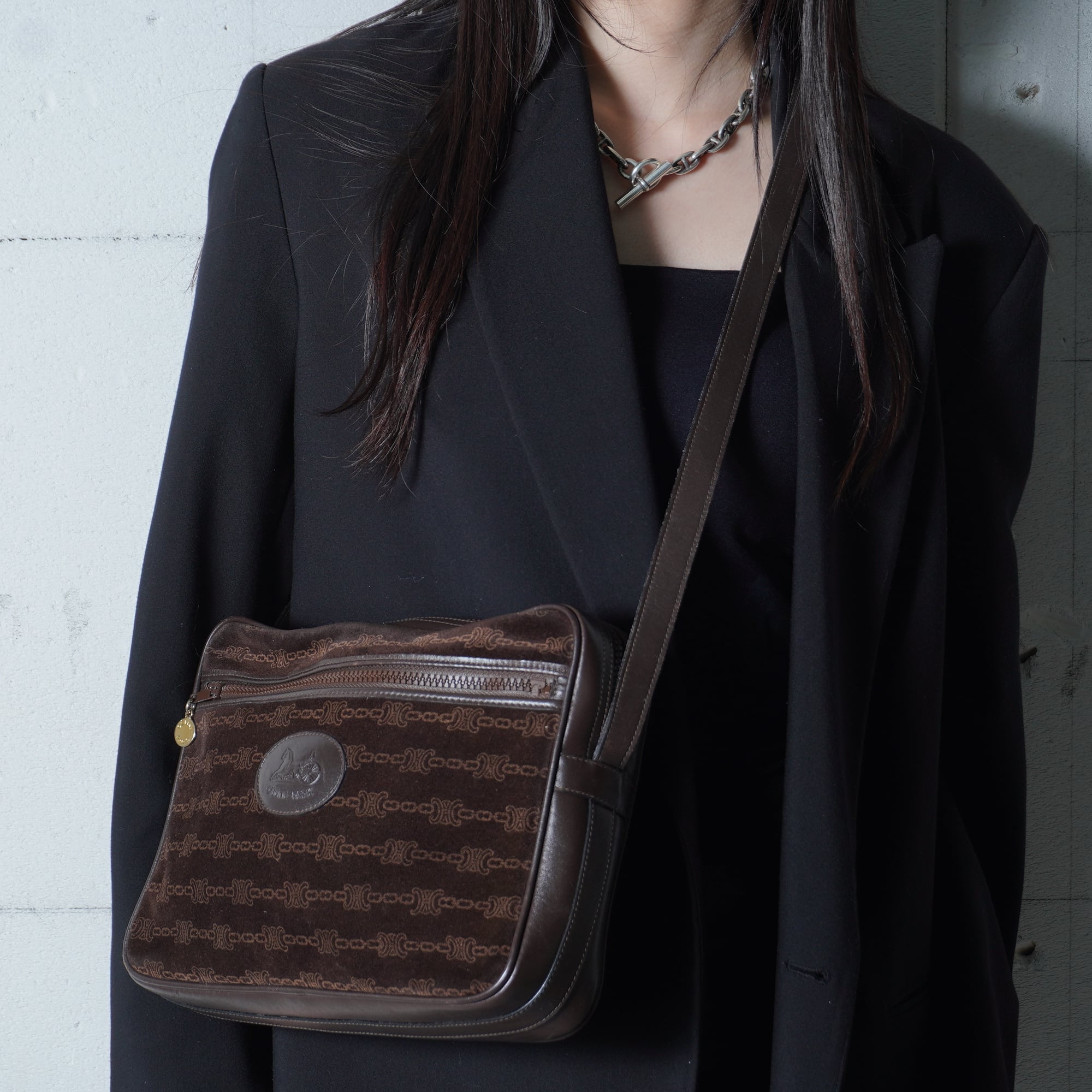 LOEWE】ロエベ アナグラムロゴ金ボタンノーカラーレザージャケット
