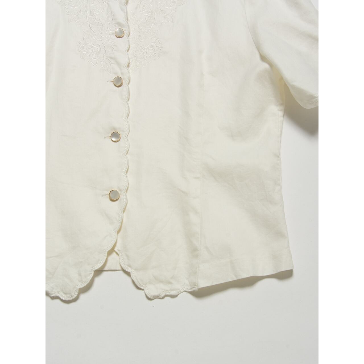 【Burberrys】Collarless h/s embroidered blouse（バーバリーズ ノーカラー半袖刺繍ブラウス シャツ）5c