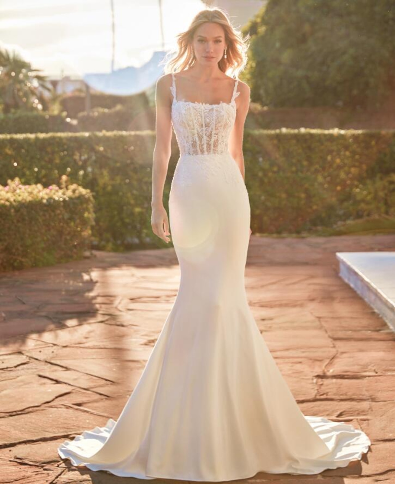 ウエディングドレス マーメイド オフホワイト キャミソール 3D立体  