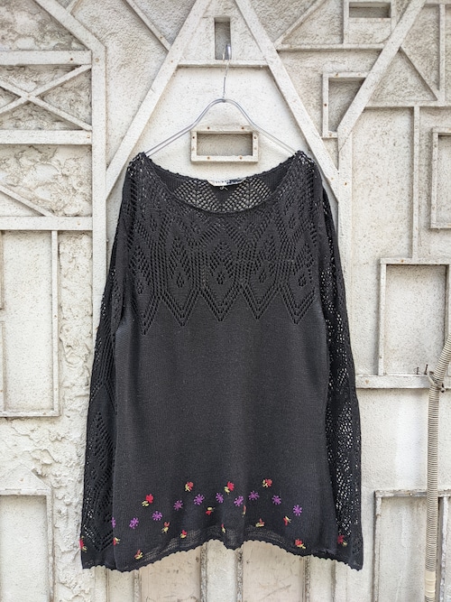 "FLOWER" embroidery design knit