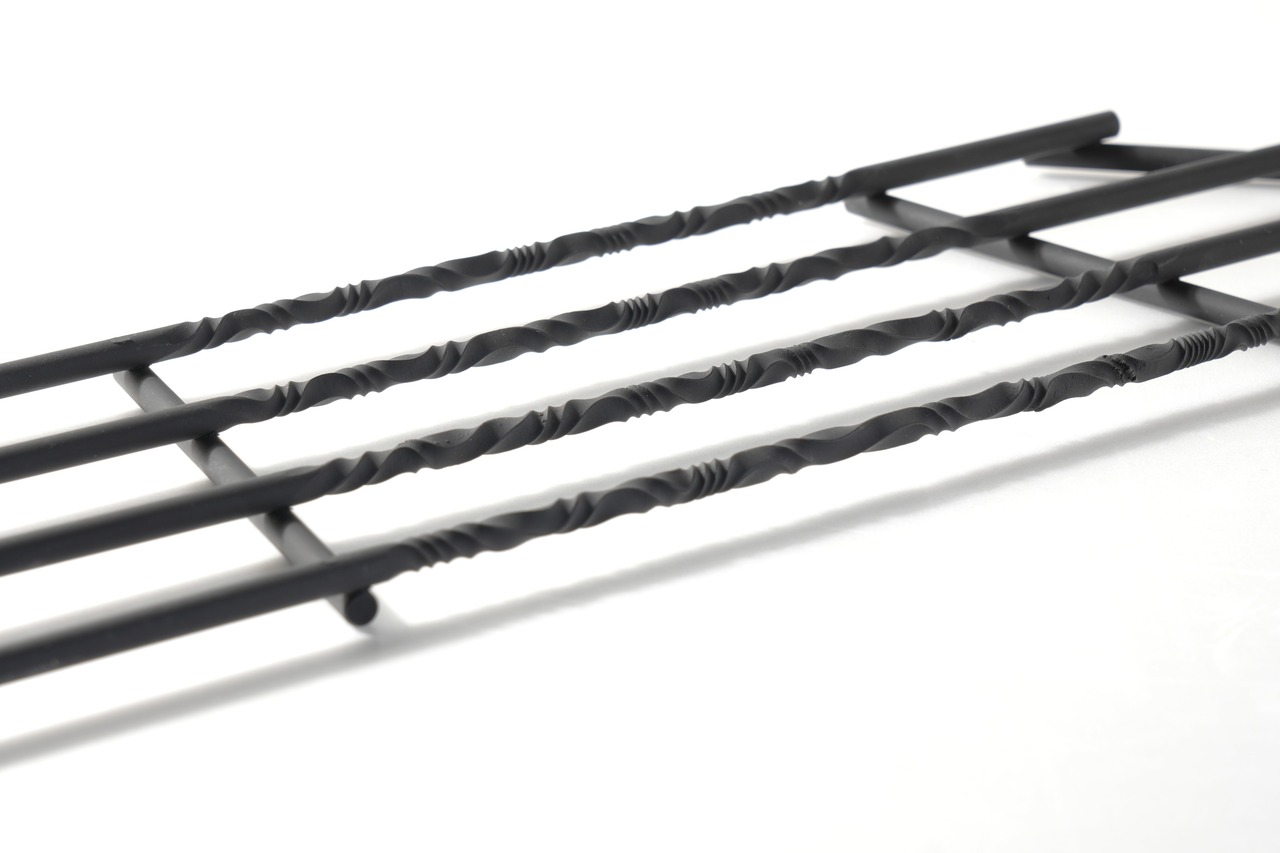 ロダン焚火台対応　ミカヅキロストル”GRACE Noir” （ツイスト加工／耐熱焼付塗装バージョン）