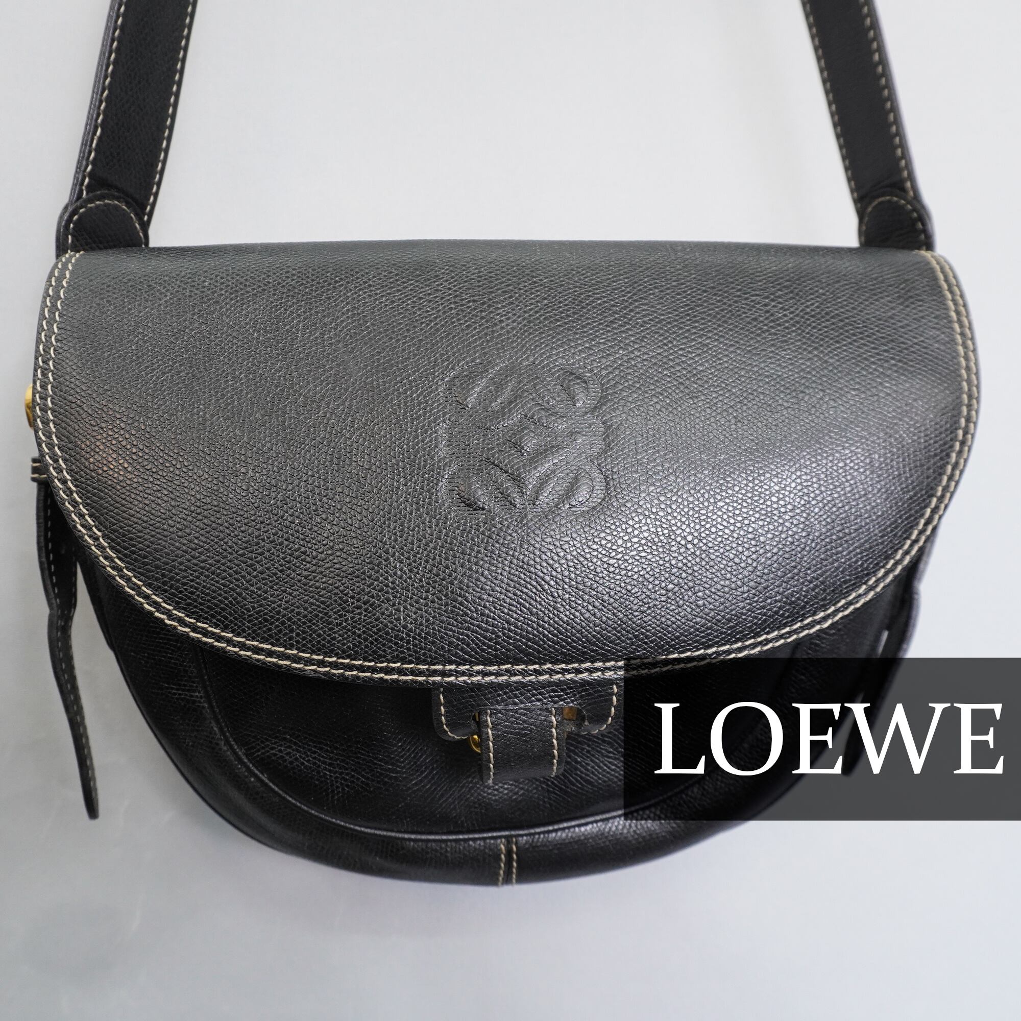 LOEWEロエベ vintage アナグラムエンボスラウンドショルダーバッグ