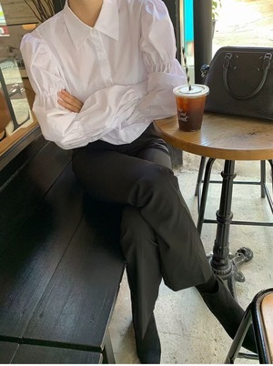 袖ボリュームシャーリングブラウス　AJ1079-6025