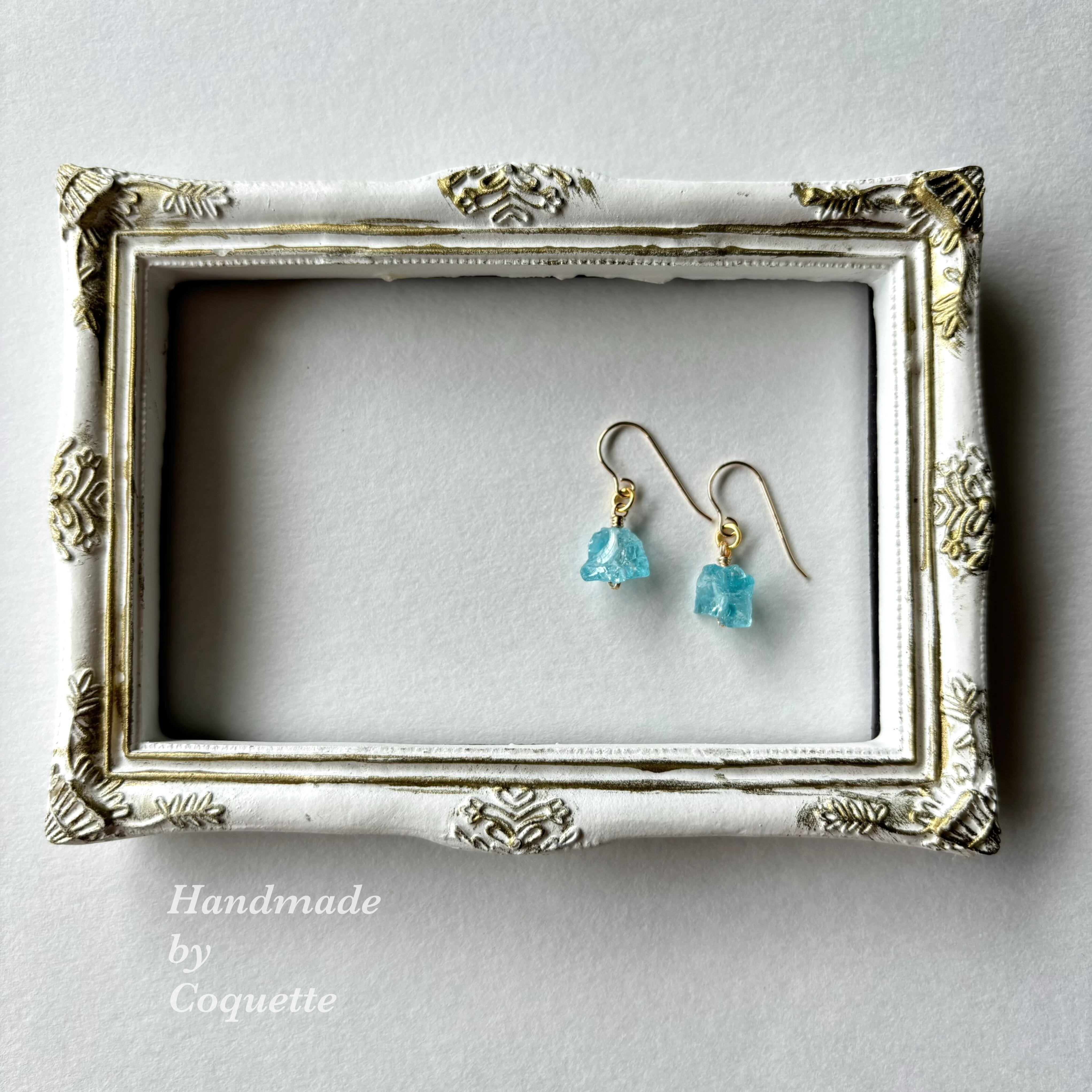 マイナスイオンで浄化作用抜群!! 『小さい石』シーブルーアパタイト  