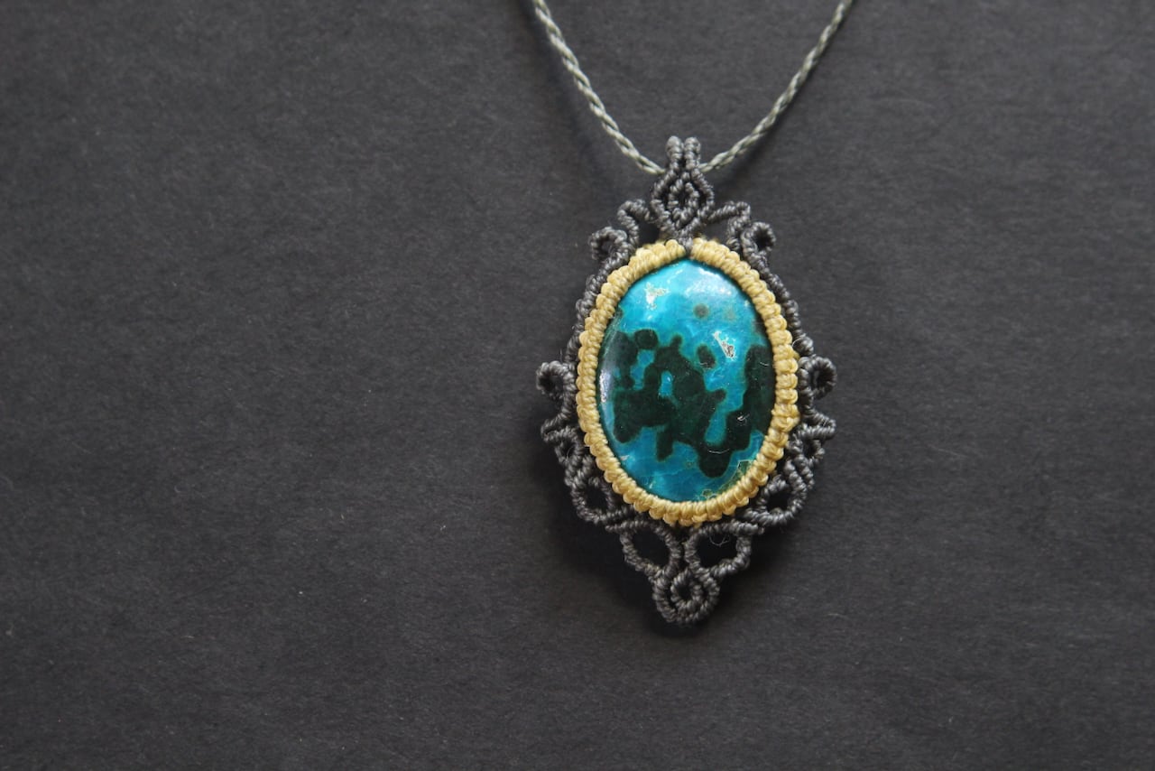 Chrysocolla malachite micro macrame pendant