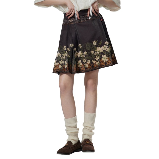 "vent:EtE" High Street Short Skirt