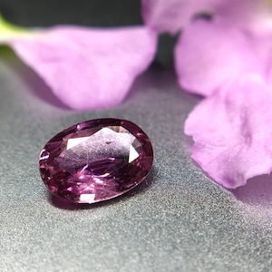 風光明媚な"桜色"の宝石 0.89ct 天然パープルピンクサファイア