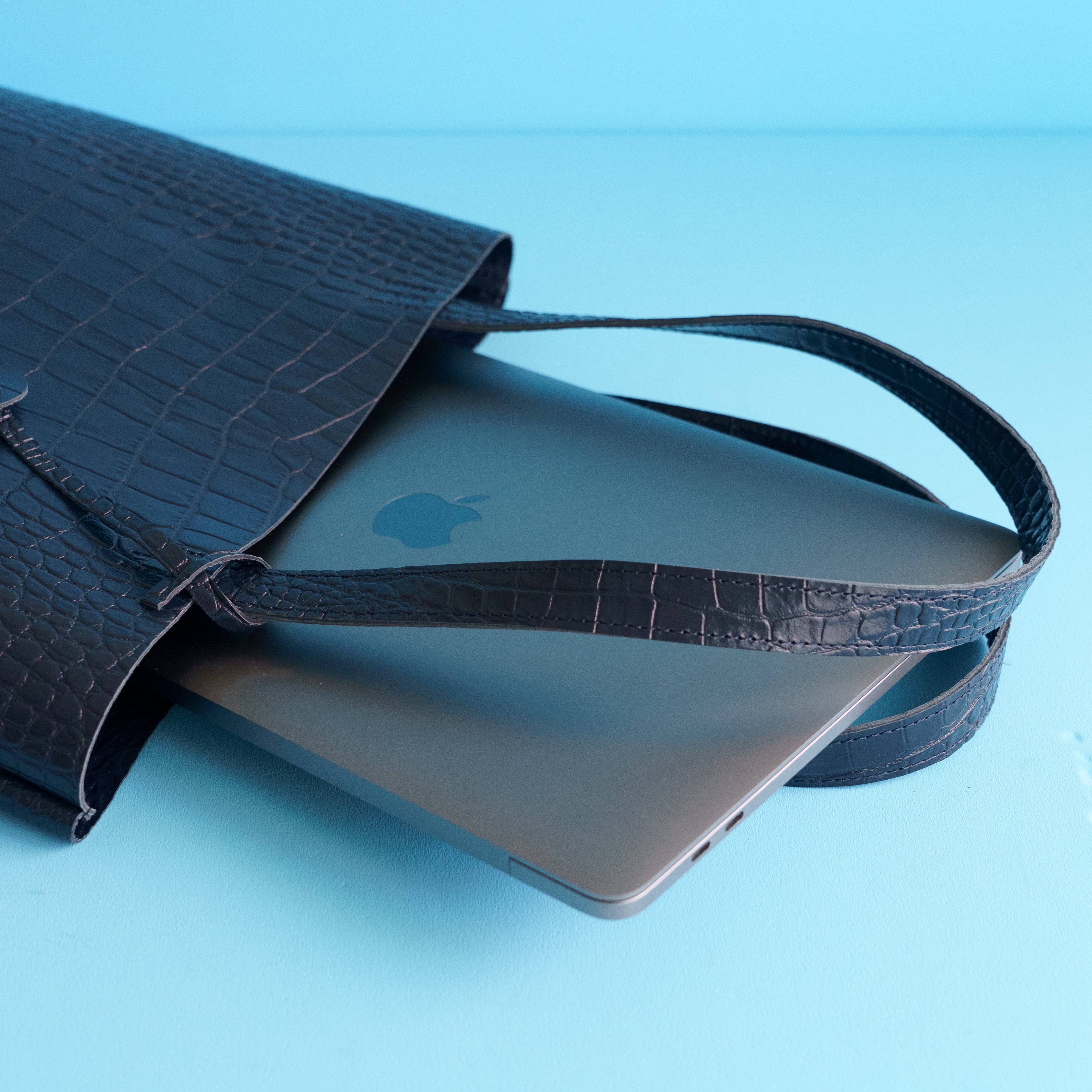 kotty クロコ型押しレザーポーチバック kotty クロコ型押しレザーポーチバック